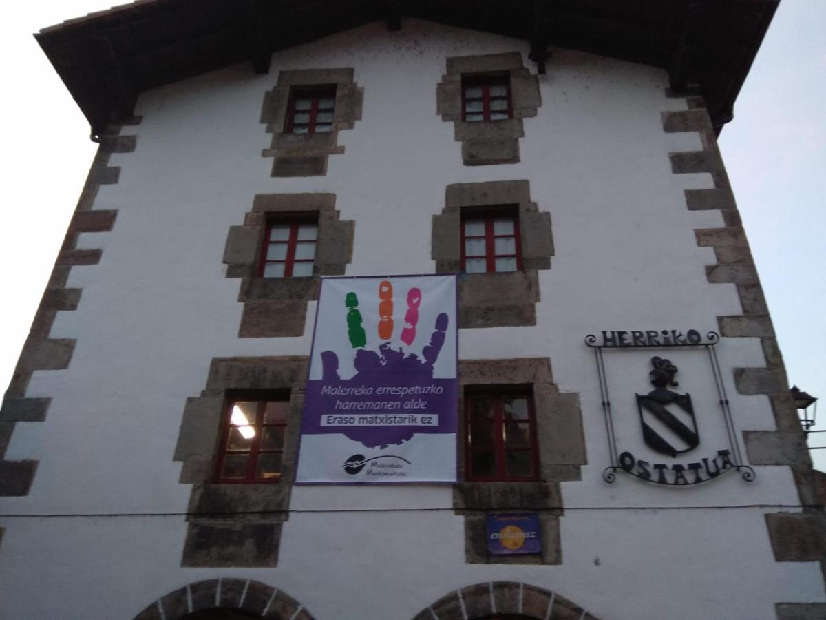 Herriko Ostatua Zubieta Buitenkant foto